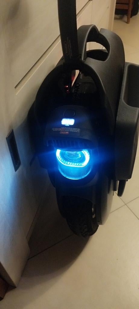 Monoroue Inmotion V11, Fietsen en Brommers, Steps, Zo goed als nieuw, Ophalen