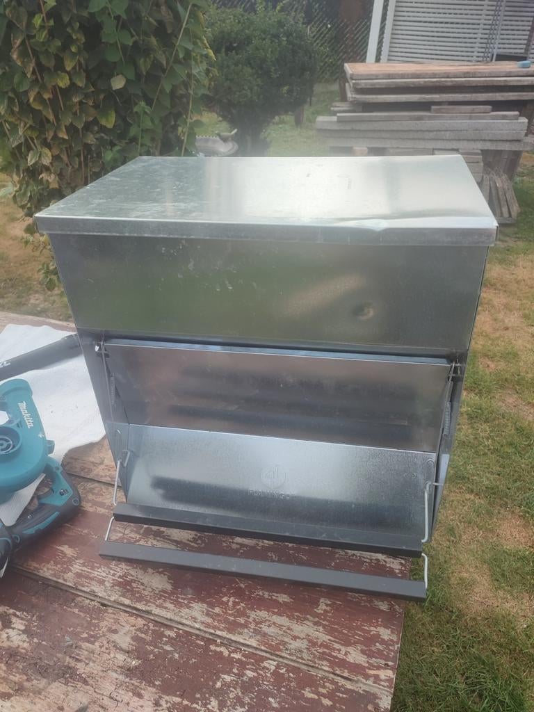 Mangeoire 30 kgs, Animaux & Accessoires, Enlèvement, Comme neuf