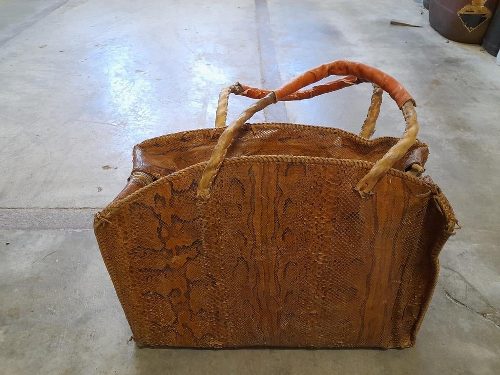 Grand sac en peau de serpent provient d'Afrique., Bijoux, Sacs & Beauté, Sacs | Sacs Femme, Enlèvement ou Envoi, Utilisé