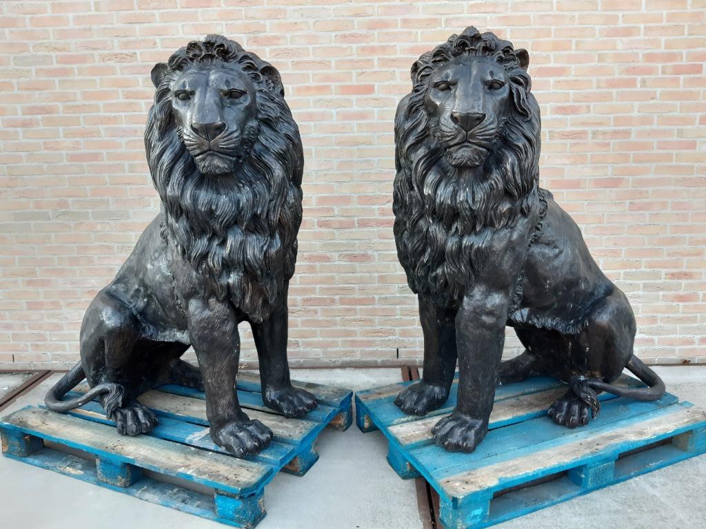 BRONZEN TOT DE VERBEELDING SPREKENDE KOPPEL LEEUWEN TOP!!!, Tuin en Terras, Ophalen of Verzenden, Nieuw, Overige materialen, Dierenbeeld