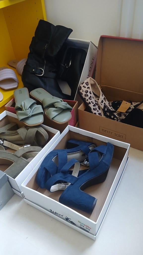 Lot damesschoenen 39-41, Ophalen