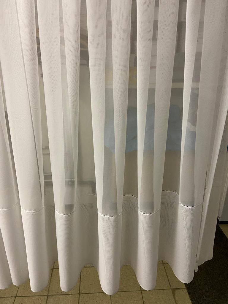 Mooie voile glasgordijnen, Ophalen