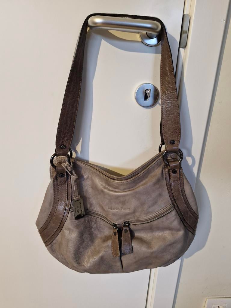 De echte Marta Ponti schoudertas leder NIEUWSTAAT, Bijoux, Sacs & Beauté, Sacs | Sacs Femme, Enlèvement ou Envoi, Comme neuf, Brun
