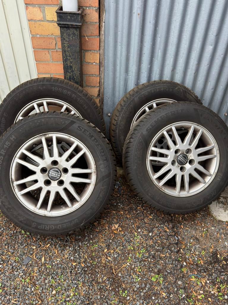 Pneus d'hiver Volvo 195/65R15H, Autos : Pièces & Accessoires, Enlèvement, Pneus hiver