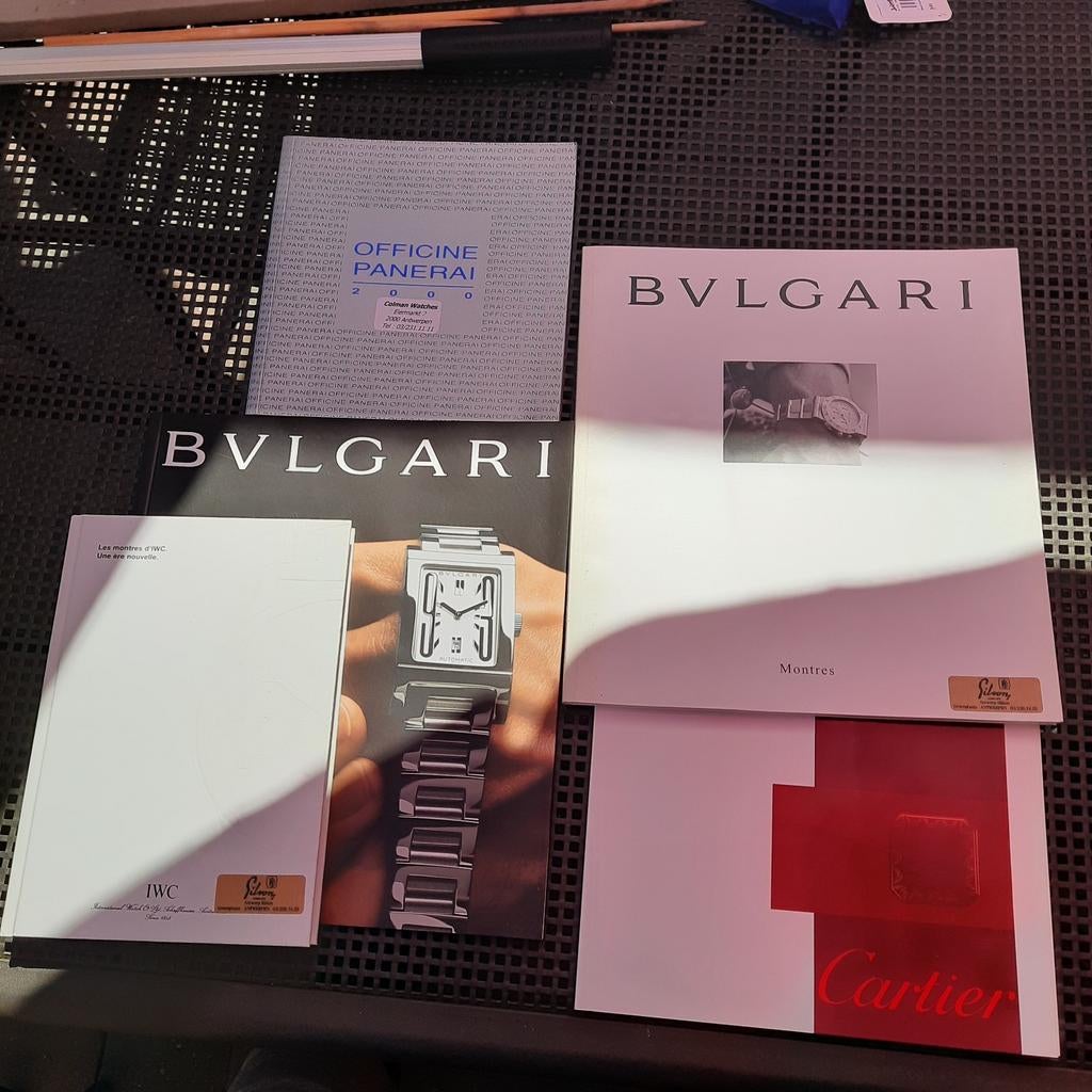 CATALOGUES LUXE IWC, PANERAI, BULGARI, CARTIER, OMEGA, etc., Enlèvement, Neuf