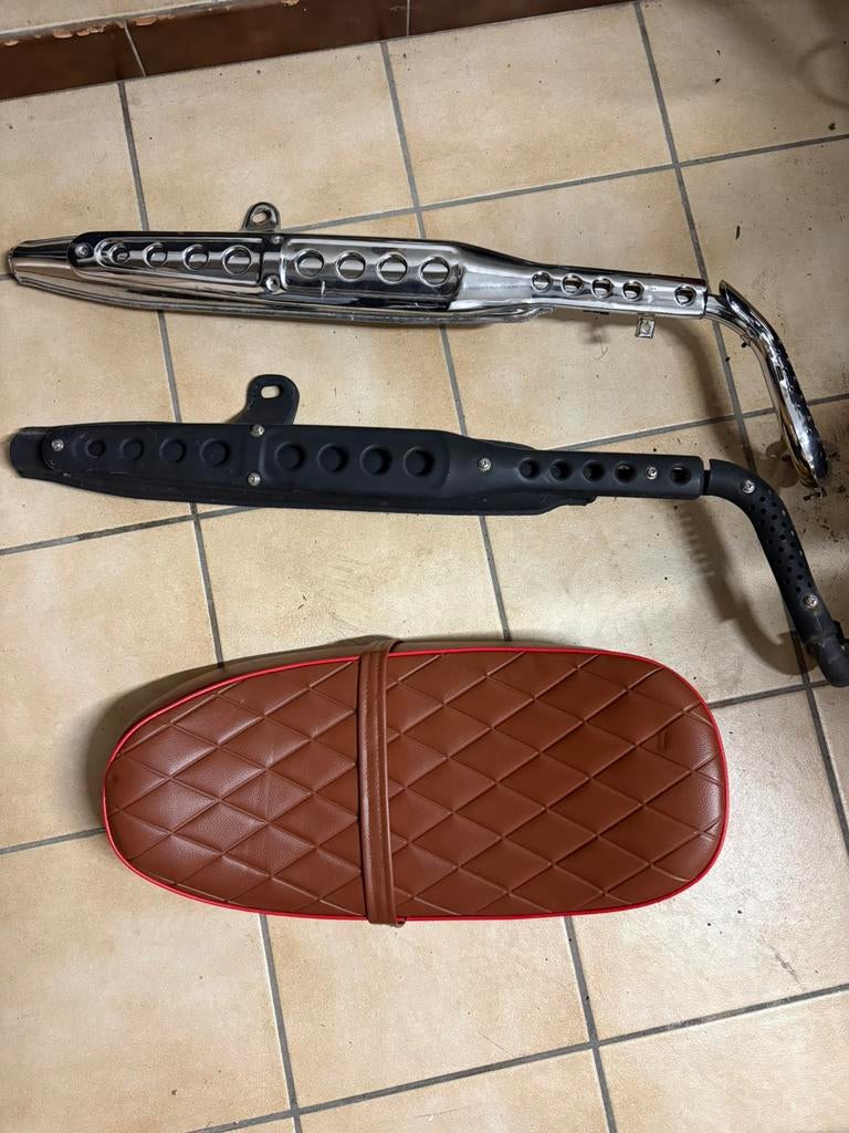 Onderdelen dax, Ophalen, Uitlaat