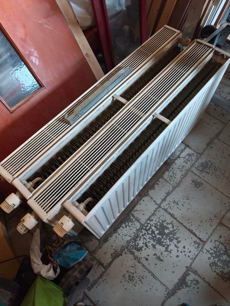 4 radiatoren merk "Brugman" met onderaansluiting, Enlèvement