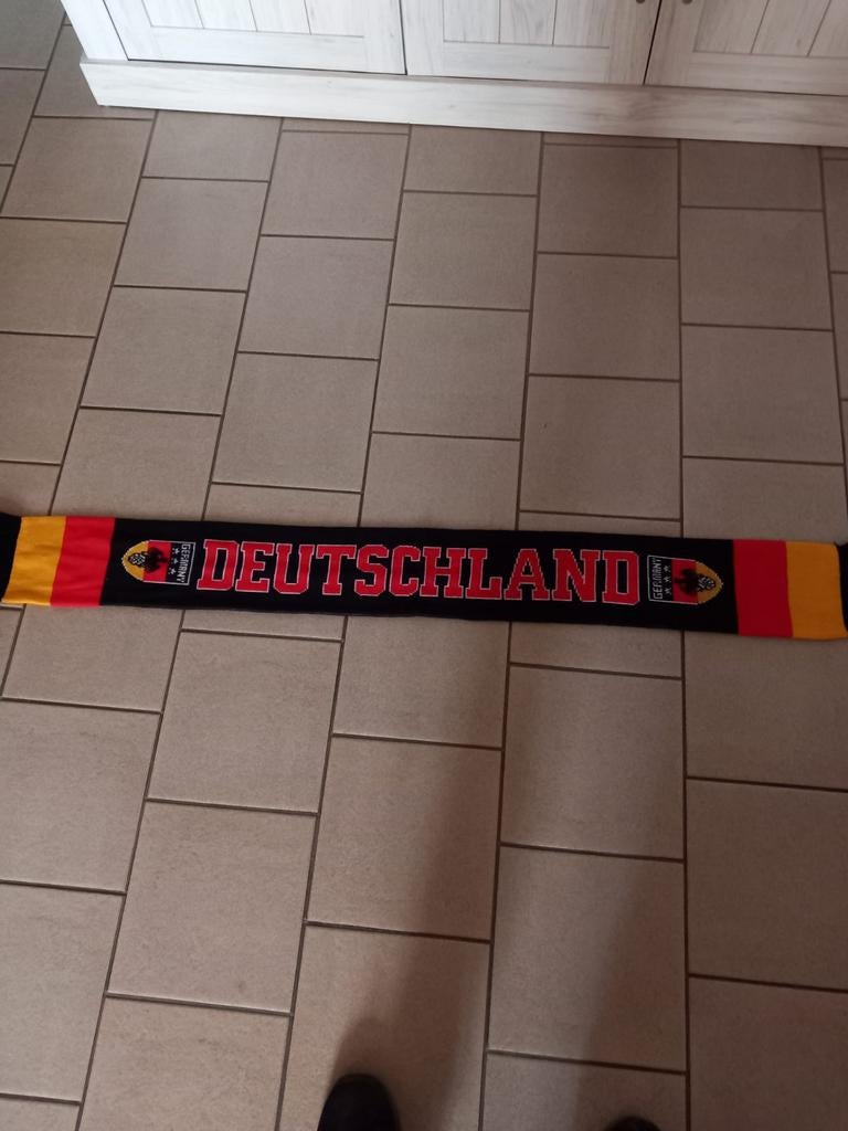 Sjaal Duitsland, Ophalen, Zo goed als nieuw