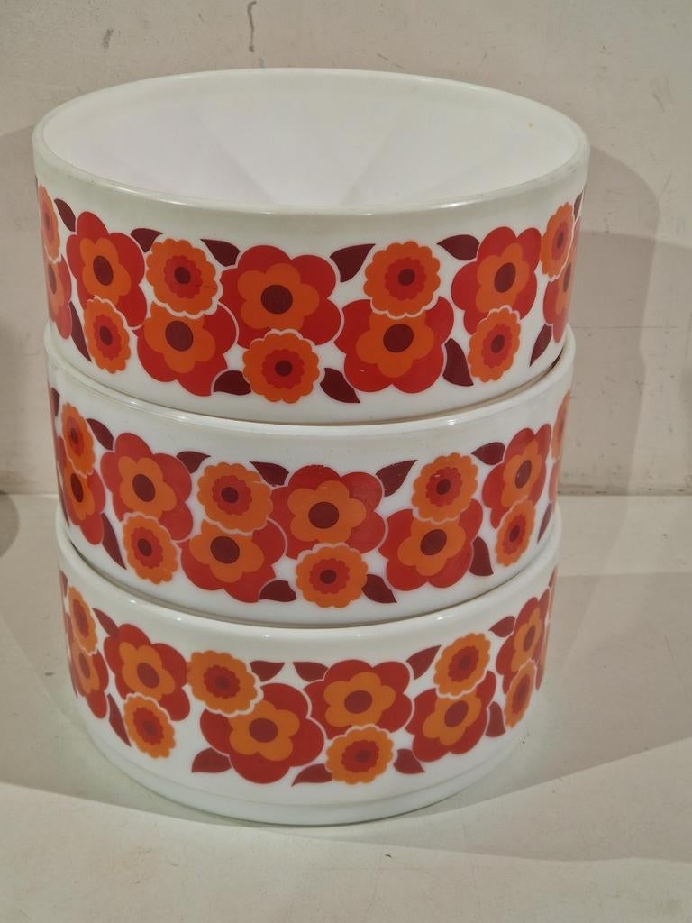 Arcopal lotus Grote slakom , nog 1 beschikbaar . Bloemen, Huis en Inrichting, Keuken | Servies, Ophalen of Verzenden, Zo goed als nieuw