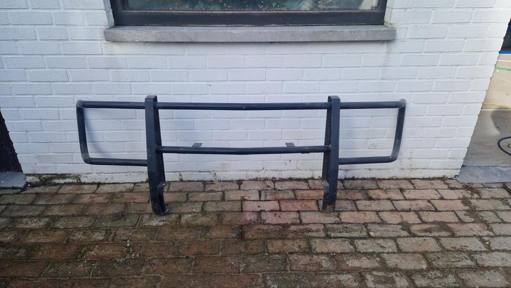 Bullbar Toyota Land Cruiser 60-serie (HJ60 / HJ61), Enlèvement, Avant, Toyota