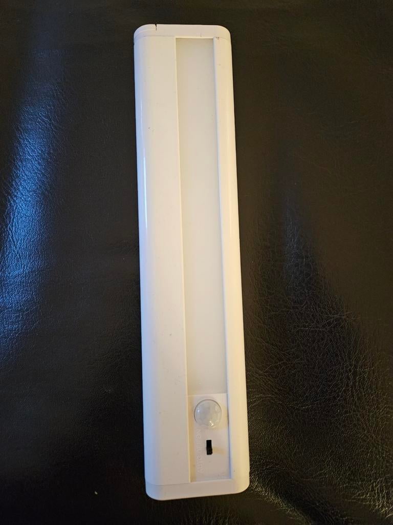 Wandlamp op batterijen met bewegingssensor, Zo goed als nieuw