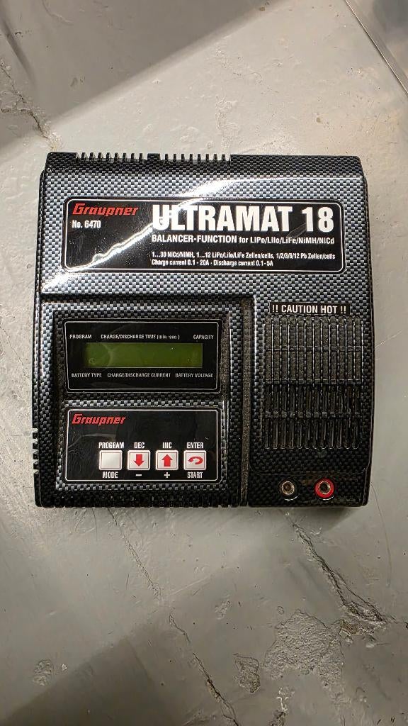 GRAUPNER ULTRAMAT 18 12/230V CHARGEUR, Ophalen of Verzenden, Gebruikt