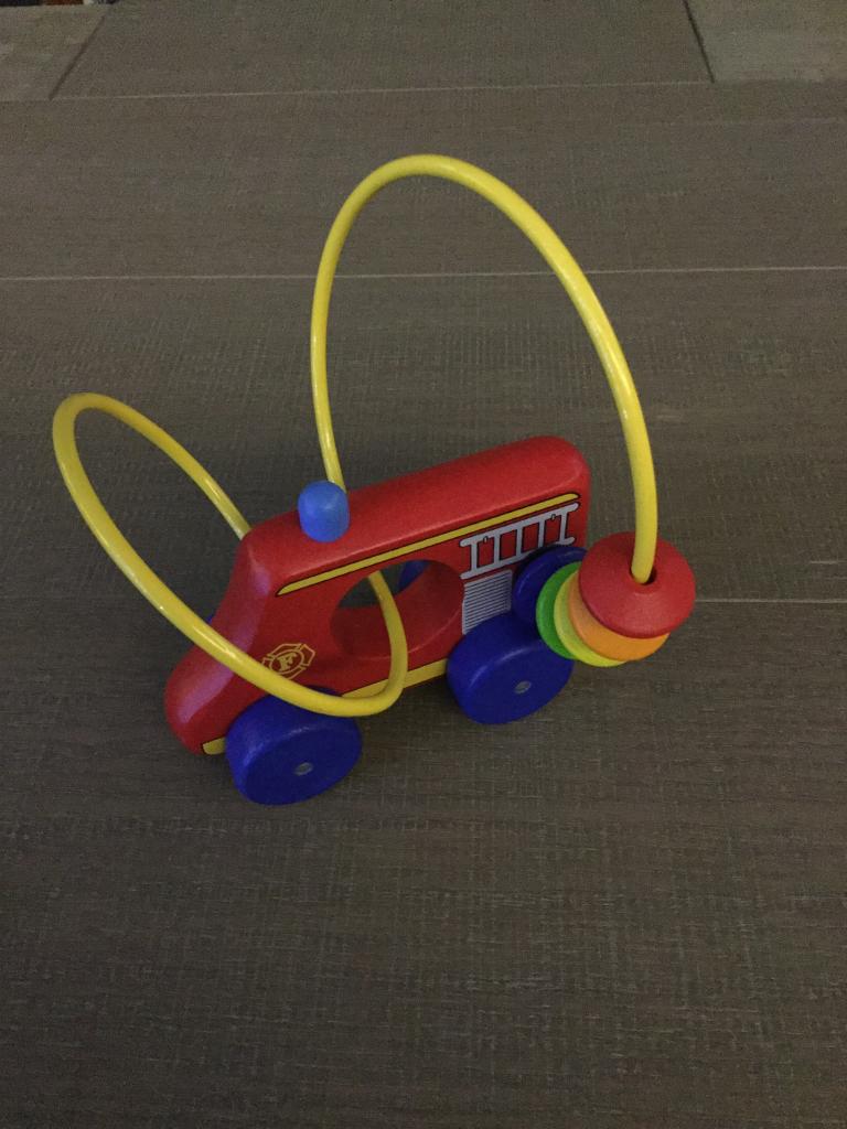 Houten brandweerautootje Pintoy, Enfants & Bébés, Jouets | Jouets en bois, Enlèvement ou Envoi, Comme neuf, Jouet à Pousser ou Tirer