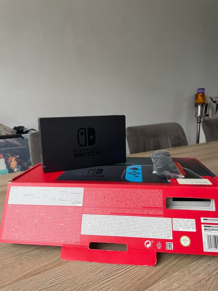 Nintendo Switch dock (ZONDER kabels) + 2 Joy-Con straps, Ophalen, Nieuw, Zonder controller, Switch Original