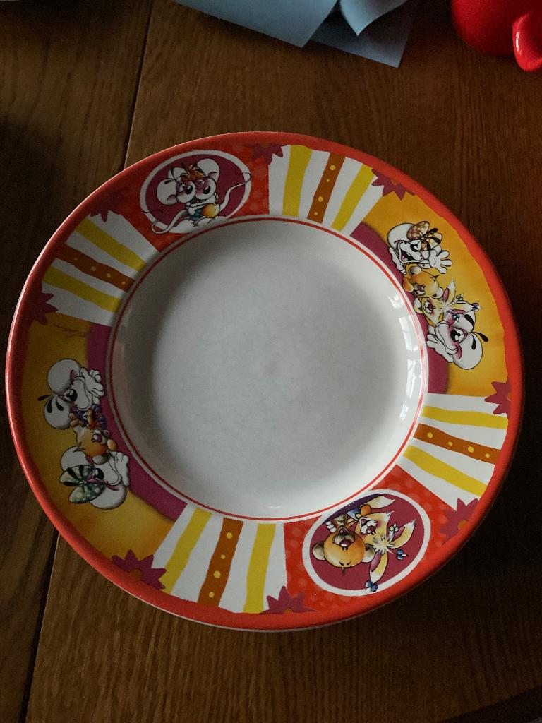 Assiettes Diddle, Enlèvement, Différentes figurines, Utilisé, Service