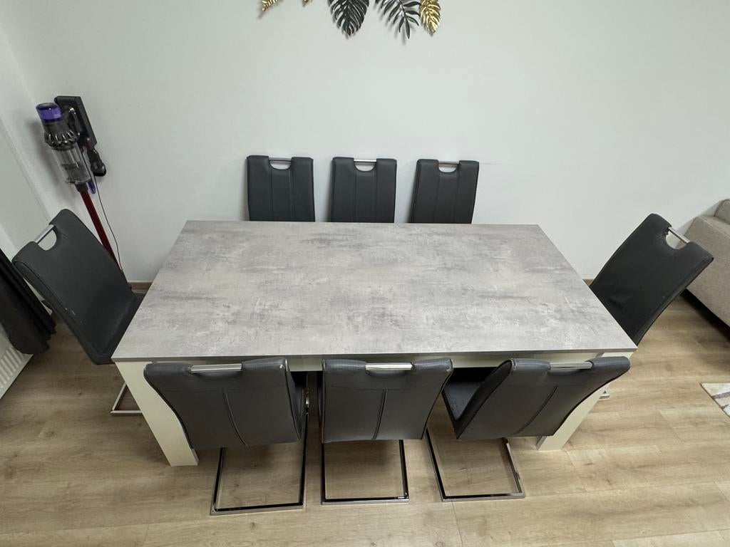 Eettafel + gratis 8 stoelen, Ophalen, Overige materialen, Gebruikt, Betonlook
