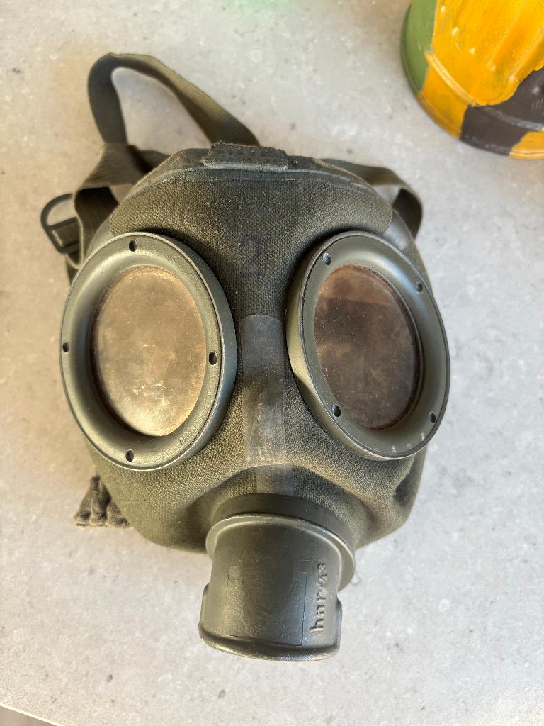 Originele WO2 Duitse GM30 Gasmasker Set, Ophalen of Verzenden, Landmacht, Mes of Dolk