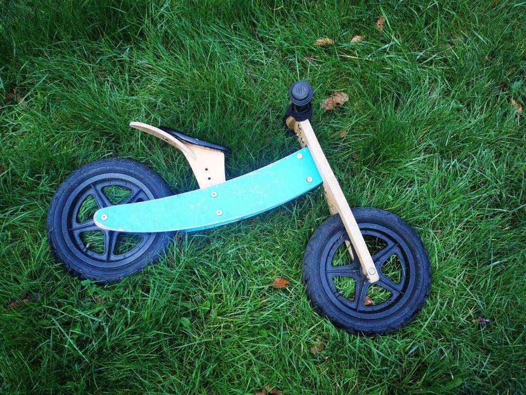 Loopfiets bandits and angels, Enfants & Bébés, Jouets | Extérieur | Véhicules & Draisiennes, Vélo d'équilibre, Enlèvement