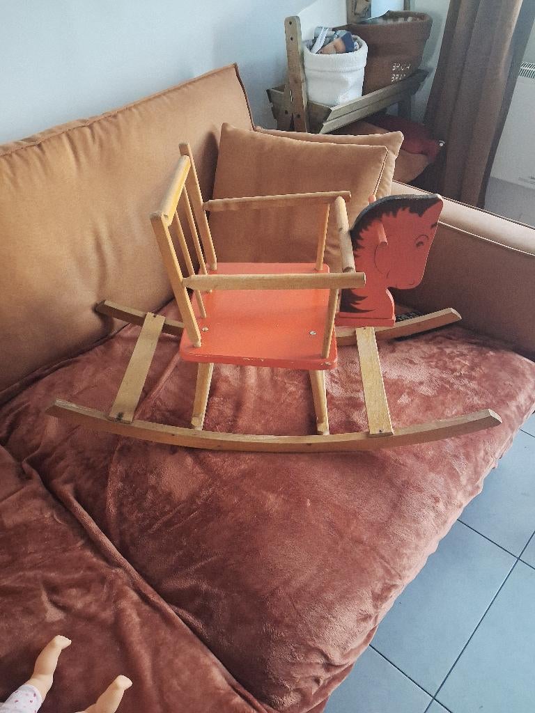 Cheval à bascule en bois, Enlèvement, Utilisé