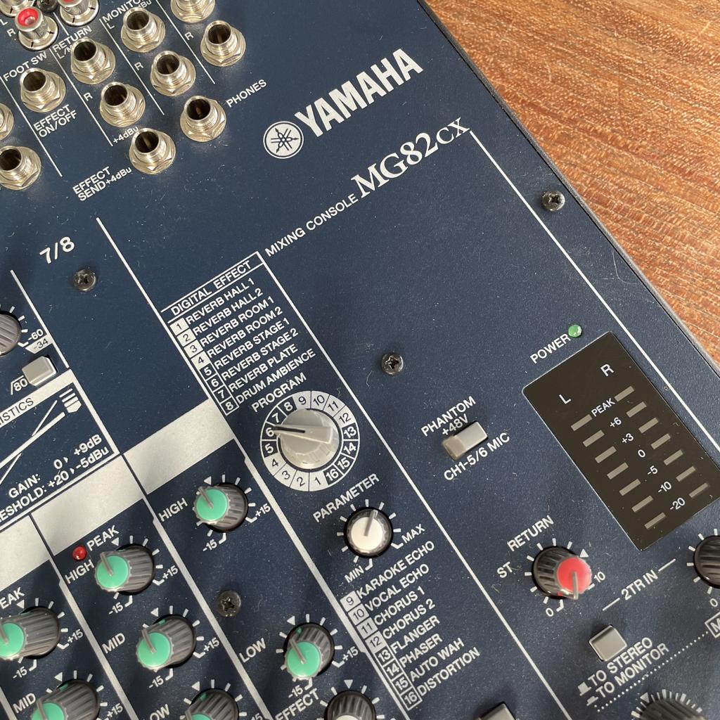 Yamaha MG82cx mixing console, Muziek en Instrumenten, Ophalen, Zo goed als nieuw, 5 tot 10 kanalen, Microfooningang