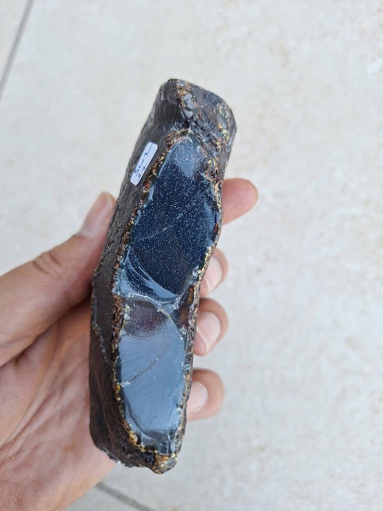 RACHTIG half rauw stuk Indonesisch barnsteen 148 gram, dark, Ophalen of Verzenden, Fossiel