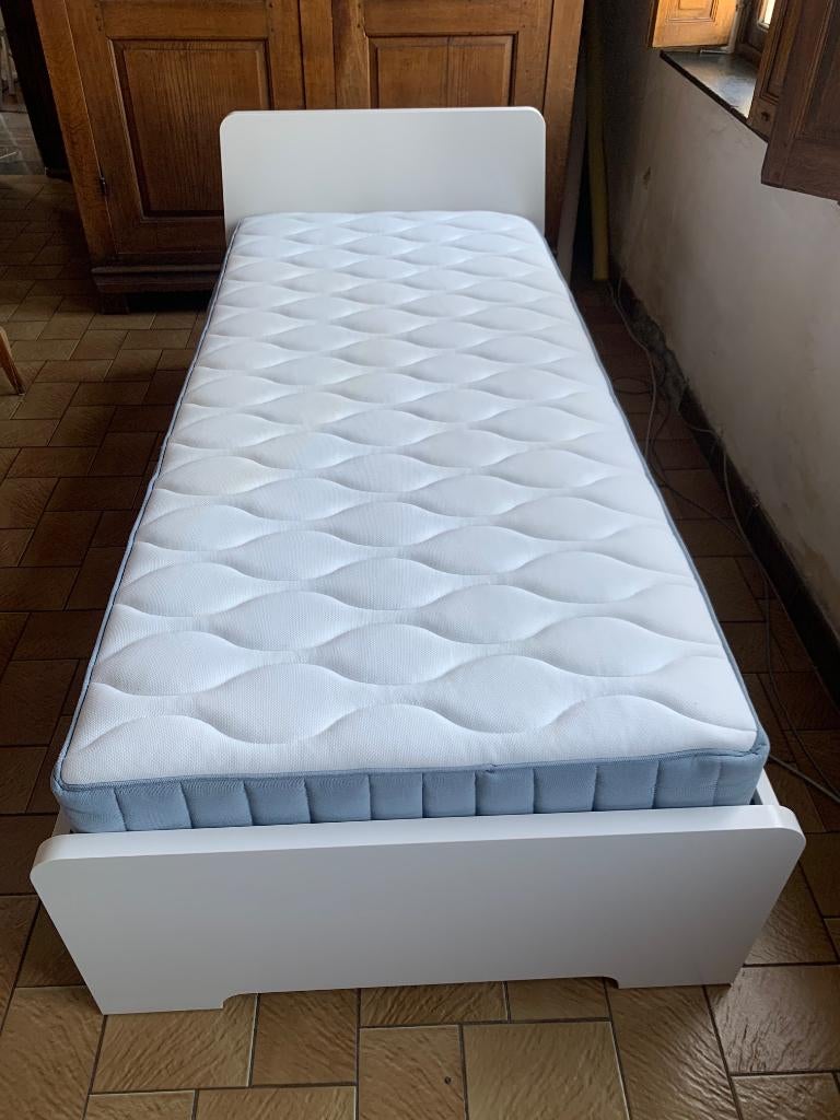 Lit blanc IKEA avec matelas pour une personne Etat Neuf, Enfants & Bébés, Chambre d'enfant | Lits, Neuf, Sommier à lattes, Matelas