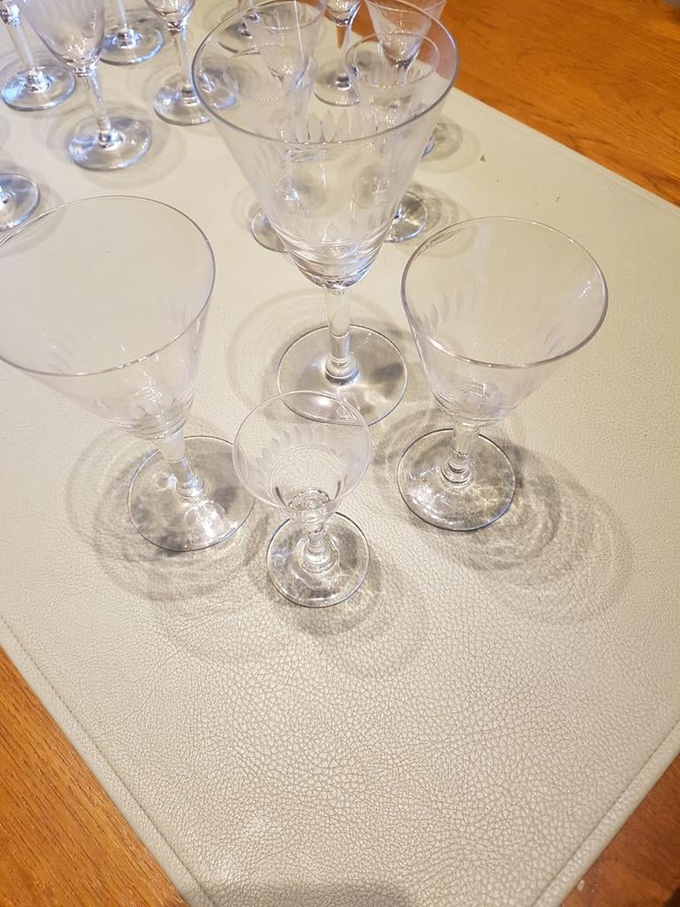 34 delig fijn glasservies, Verzamelen, Glas en Drinkglazen, Ophalen