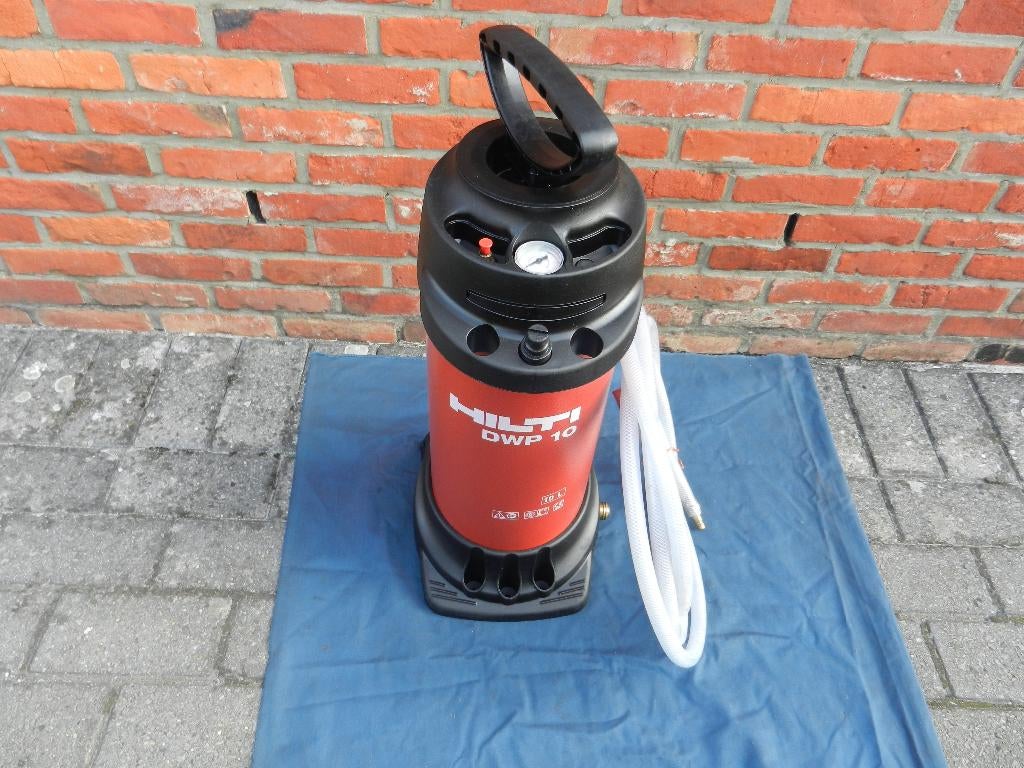 Hilti DWP 10 - 01 Waterpomp Voor Kernboormachine, Doe-het-zelf en Bouw, Ophalen, Zo goed als nieuw
