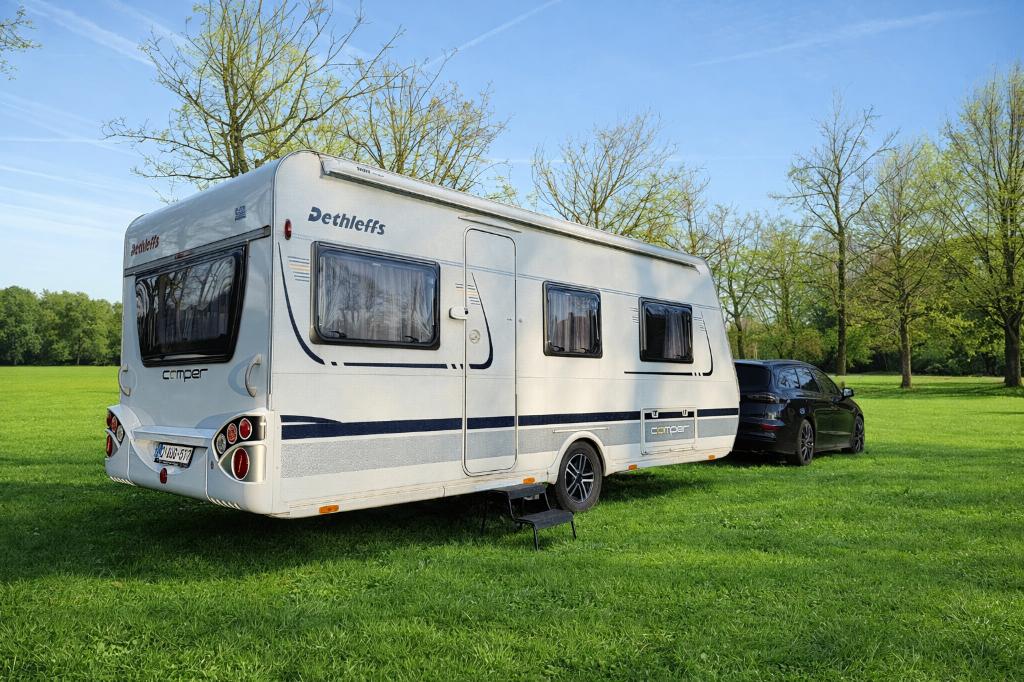Te huur / À louer / For rent: Luxe Dethleffs Caravan (4p), Rondzit, 60 kg, Schokbreker, Particulier