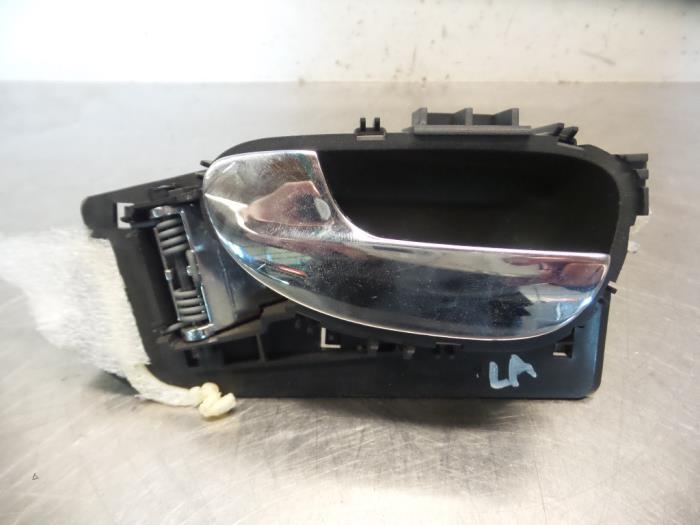 Poignée portière 4portes arrière gauche d'un Peugeot 307, Autos : Pièces & Accessoires, -, Utilisé, -, Peugeot
