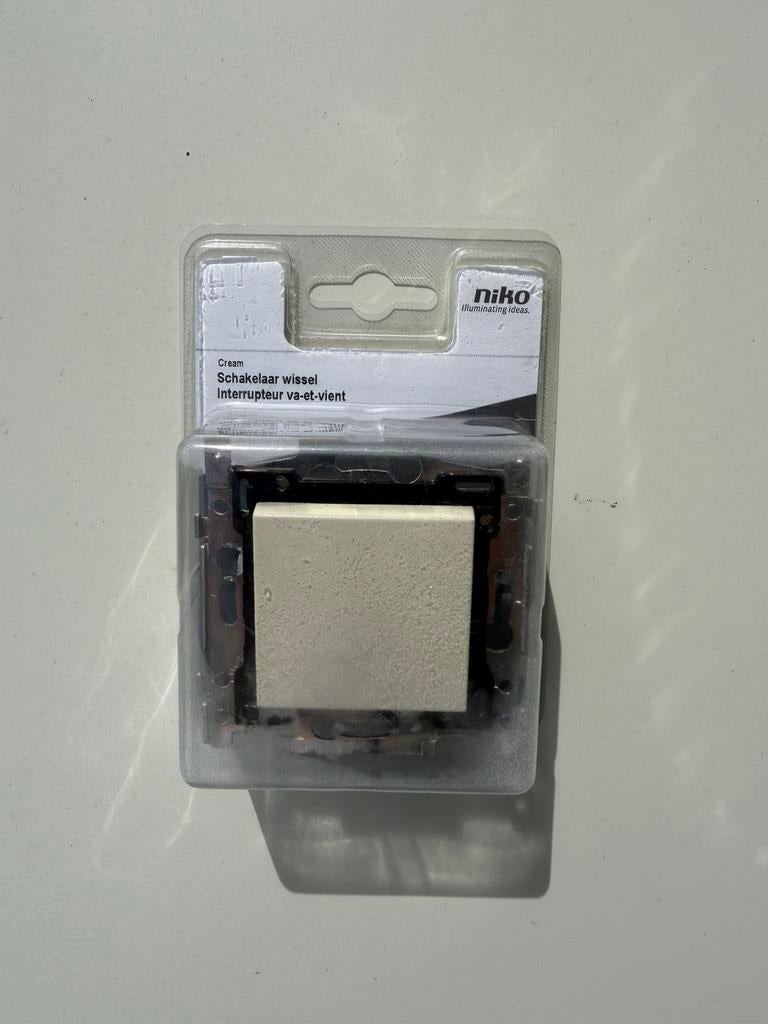 Wisselschakelaar Niko - Nieuw, Doe-het-zelf en Bouw, Ophalen, Nieuw, Schakelaar