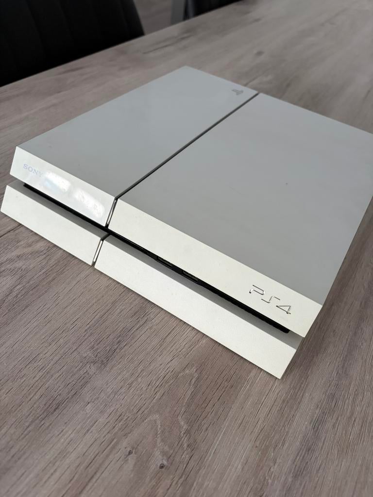 Sony PlayStation 4 met 2 controllers en diverse games, Games en Spelcomputers, Spelcomputers | Sony PlayStation 4, Met 2 controllers