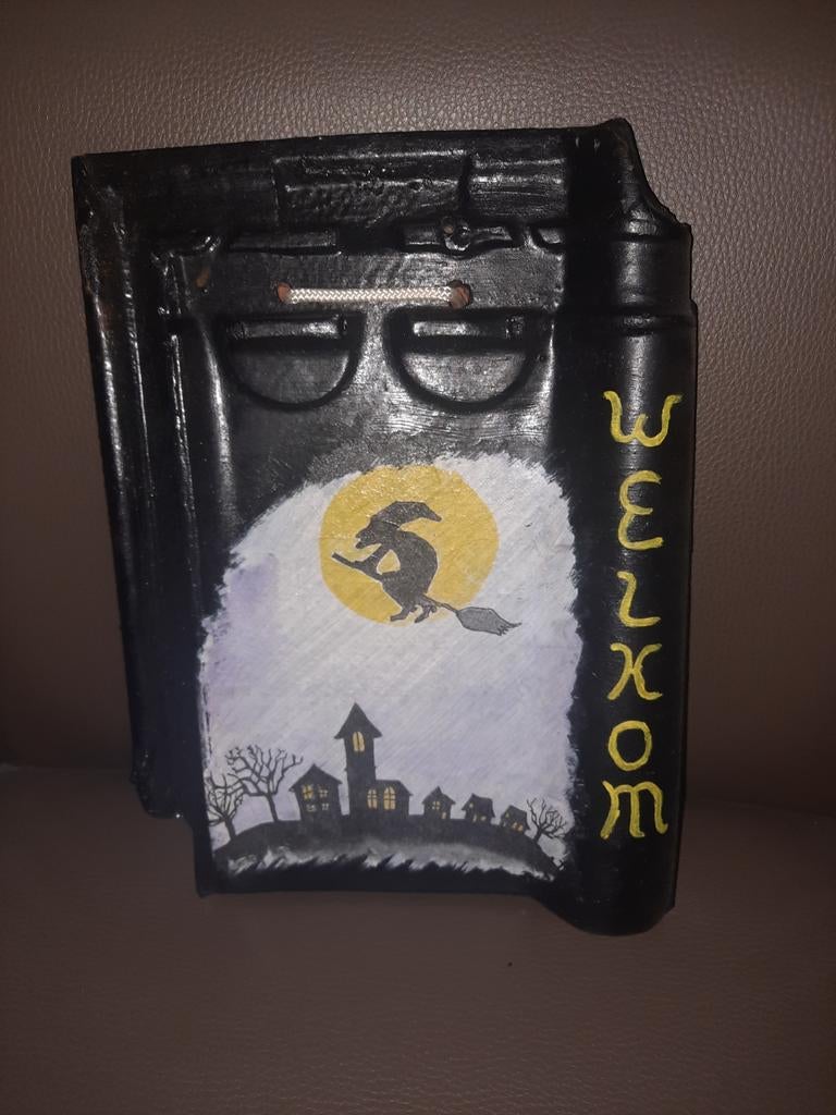 Tuile de toit peinte à la main, Enlèvement