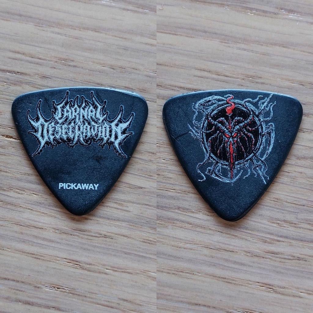Origineel Plectrum Van Carnal Desecration (Death Metal), Ophalen of Verzenden, Nieuw, Instrument of Accessoires, Gesigneerd