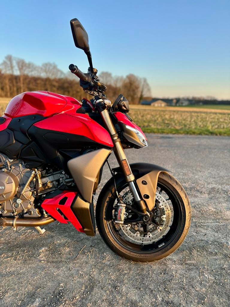 Ducati Streetfighter V2 2025, Motos, Motos | Ducati, Particulier, Sport