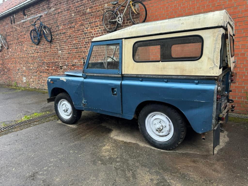 Lande rover 88 essence pour piece  avec papiers belge, Autos, Land Rover, Achat, Entreprise, 3 places, Boîte manuelle
