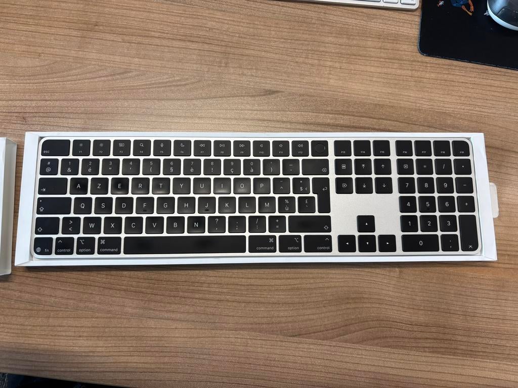 APPLE draadloos toetsenbord Magic Keyboard, Computers en Software, Toetsenborden, Ophalen, Azerty, Draadloos