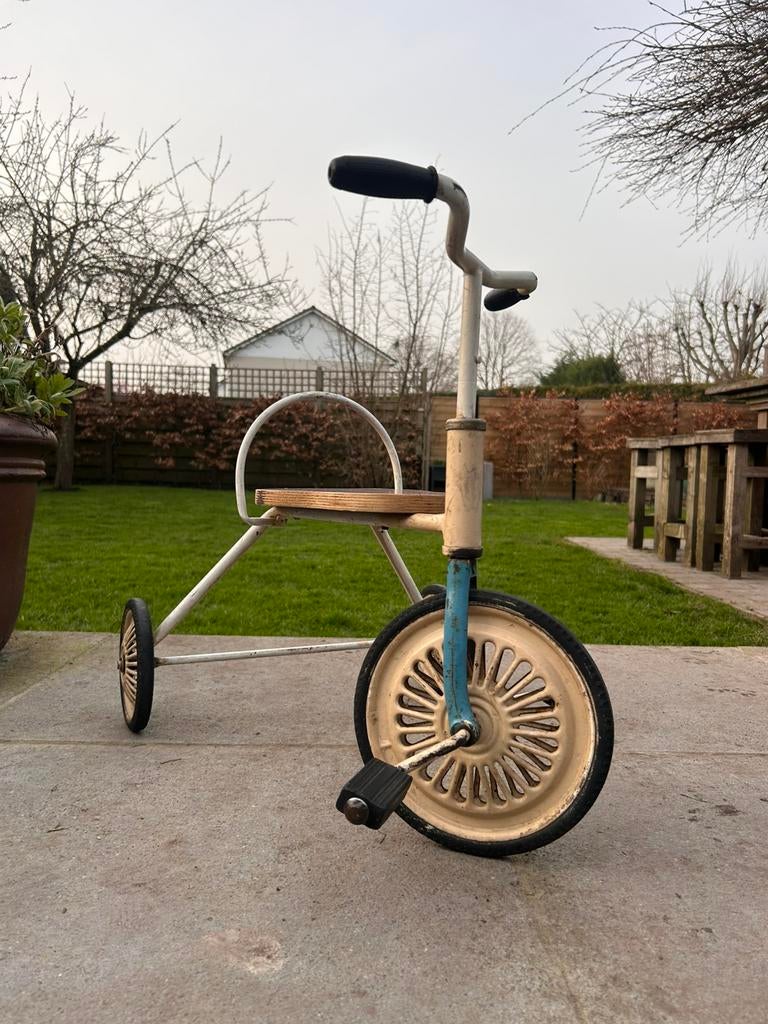 Metalen driewieler, Ophalen, Zo goed als nieuw