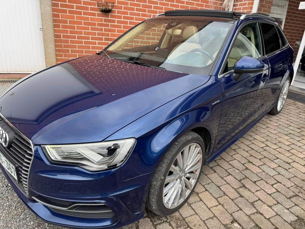 Audi A3 1.4 TFSI e-tron PHEV Ambition Pro Line met panorama, Auto's, 4 cilinders, Blauw, Leder, 5 zetels