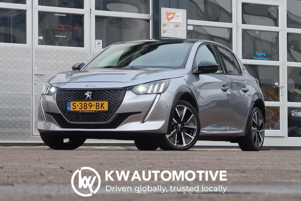 Peugeot e-208 EV GT 350 50 kWh PANO/ VIRTUAL COCKPIT/ CAM/ C, Auto's, Stof, Gebruikt, 351 km, 136 pk