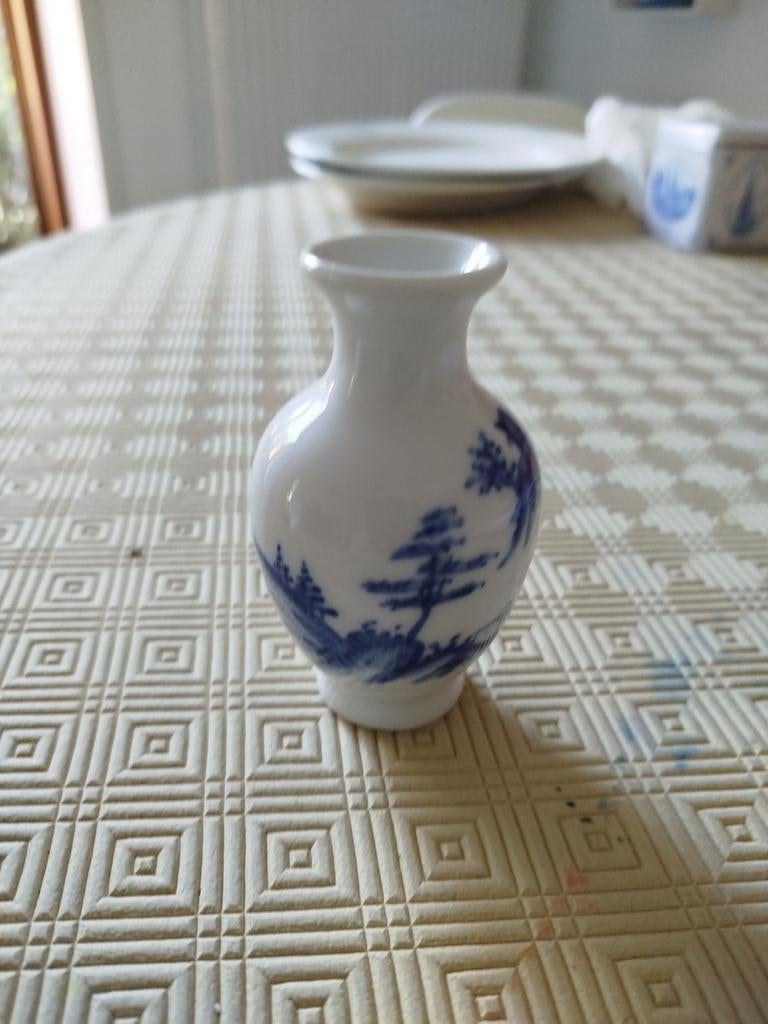 Kleine Chinese vaas van 10 cm., Ophalen of Verzenden
