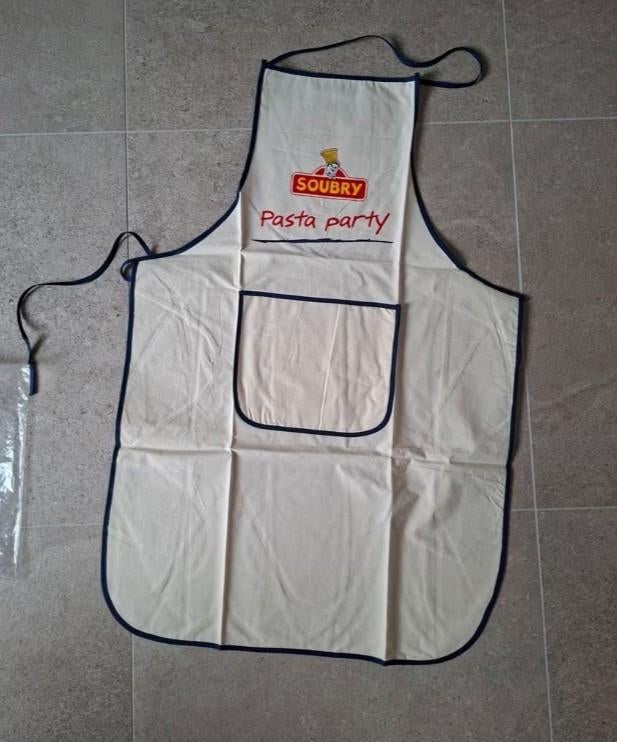 Nog nieuw: keukenschort van Soubry - 'Pasta Party', Huis en Inrichting, Keuken | Textiel, Ophalen of Verzenden, Nieuw