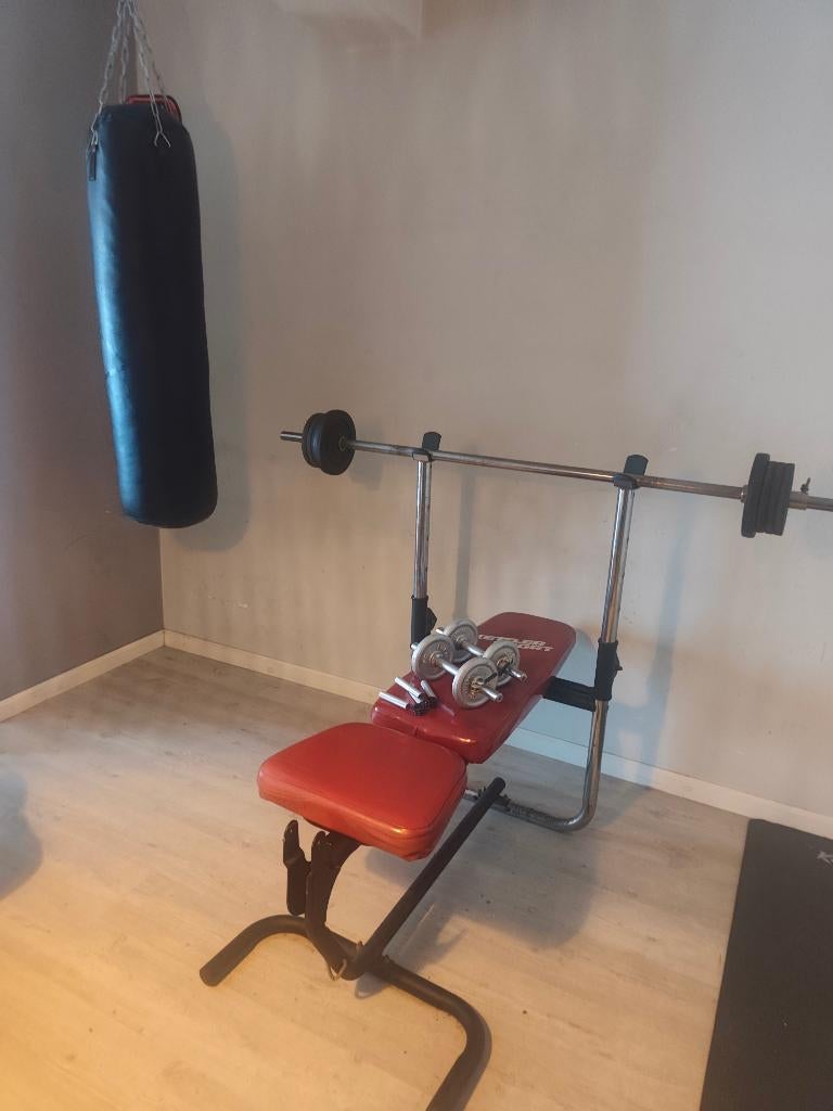 Boxzak ook met driehoek houder. En bench press te koop., Sport en Fitness, Ophalen, Zo goed als nieuw