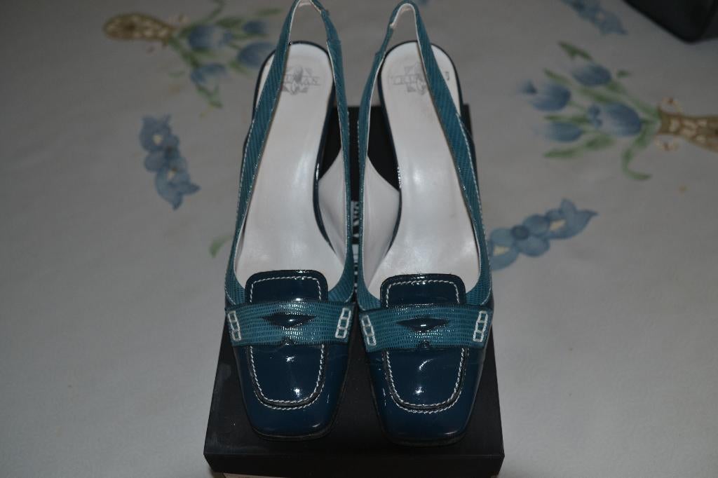 Pumps Stijl Tod's, Kleding | Dames, Schoenen, Pumps, Blauw, Ophalen of Verzenden, Zo goed als nieuw