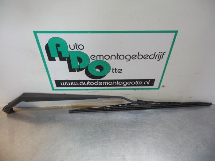 Ruitenwisserarm voor van een Toyota Yaris Verso (Yaris Verso, Gebruikt, -, -, Ophalen of Verzenden