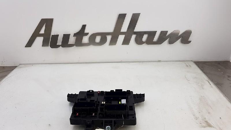 ZEKERINGKAST Opel Astra J (PC6 / PD6 / PE6 / PF6), Auto-onderdelen, Elektronica en Kabels, Opel, Gebruikt