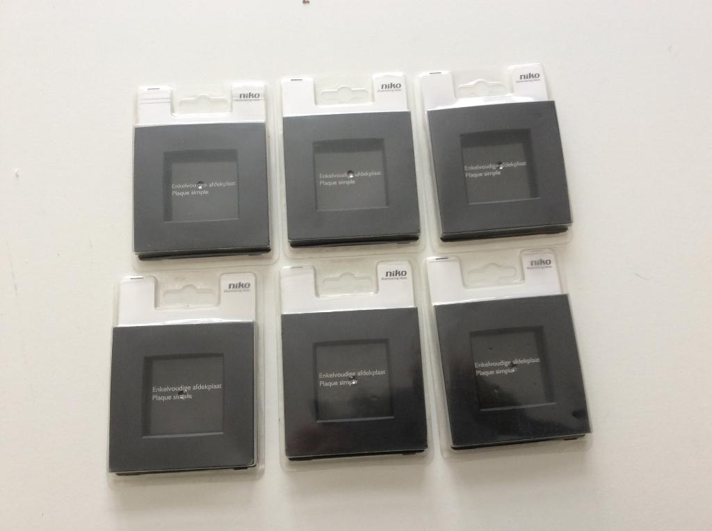 Niko Intense Anthracite, prise, interrupteur, plaque, Bricolage & Construction, Enlèvement ou Envoi, Neuf, Prise de courant