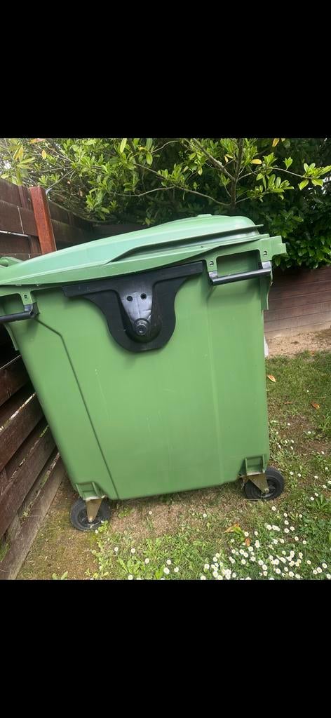 Conteneur poubelle 1000 L vert en plastique robuste, Maison & Meubles, Enlèvement, Comme neuf