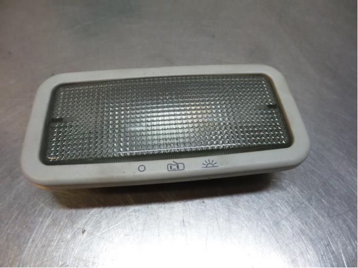 Eclairage intérieur avant d'un Volkswagen Polo (Polo 99-), Volkswagen, -, Utilisé, -