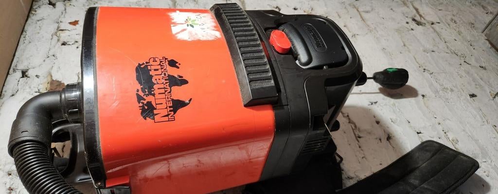 Numatic rugzakstofzuiger, Ophalen of Verzenden, Zo goed als nieuw, Stofzuiger